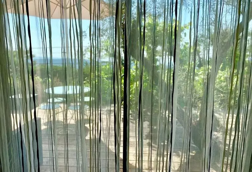 تختخواب و صبحانه Maison D'hôtes Bleu Azur