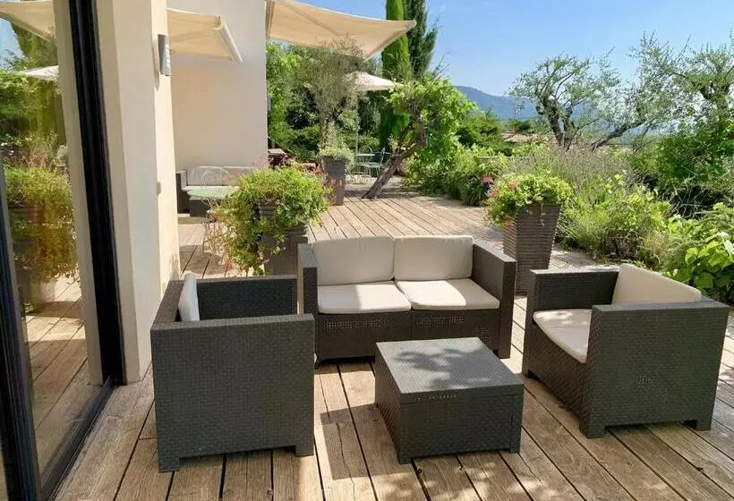 تختخواب و صبحانه Maison D'hôtes Bleu Azur