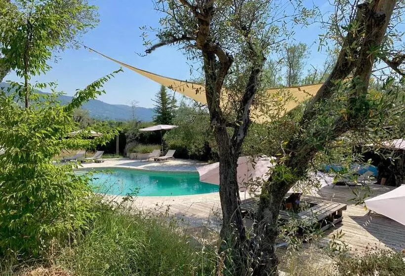 تختخواب و صبحانه Maison D'hôtes Bleu Azur