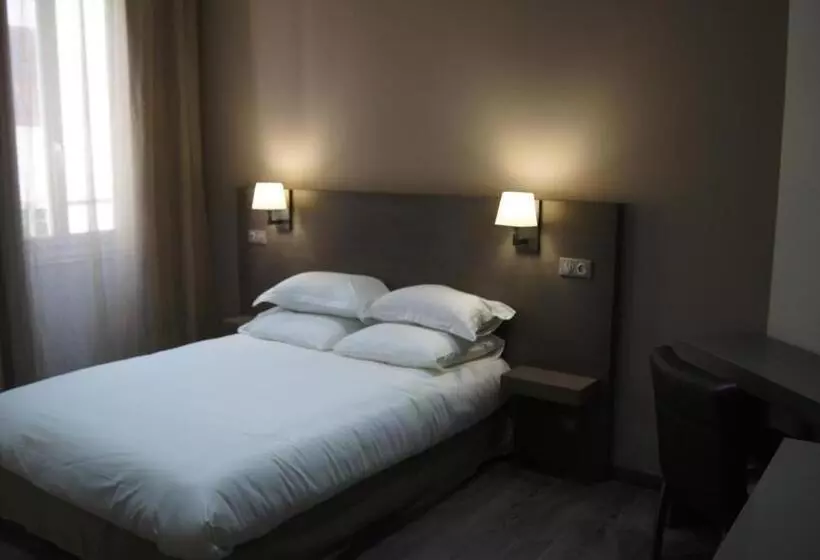 ホテル Auberge Du Cheval Blanc