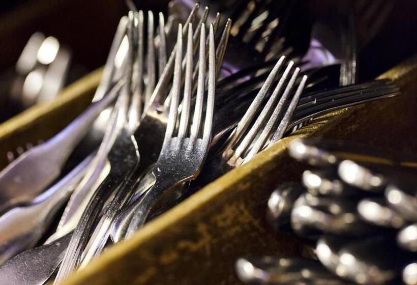 Отель De La Beursaudiere