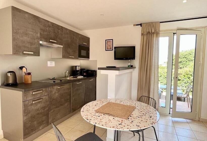 فندق Domaine De Licetto