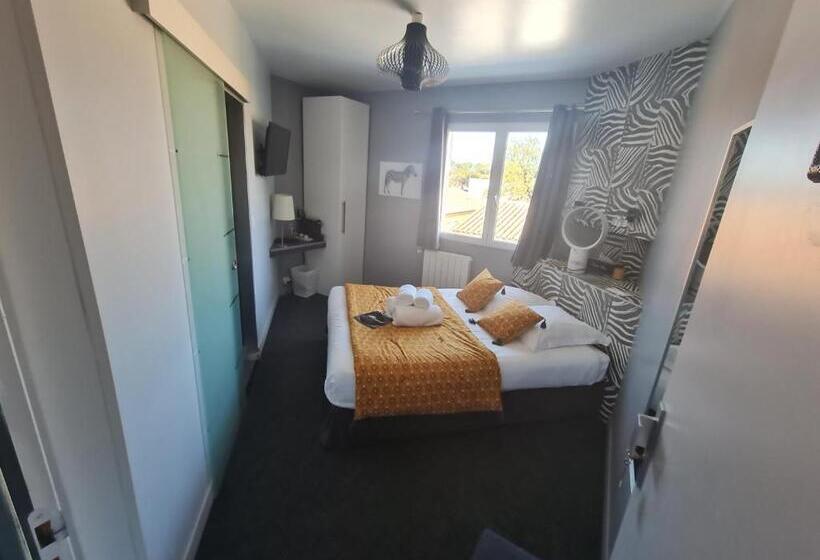 Отель Hôtel De Charme Le Sens