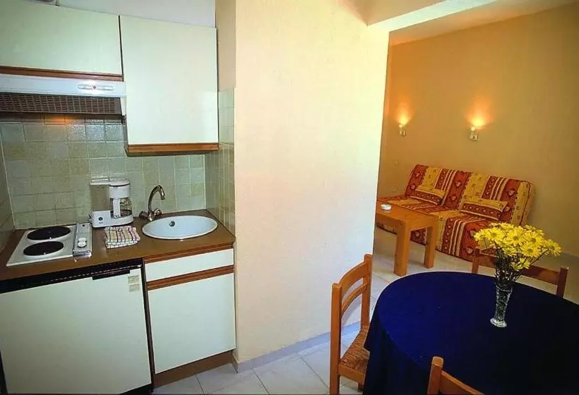هتل Hôtel Lou Paouvadou
