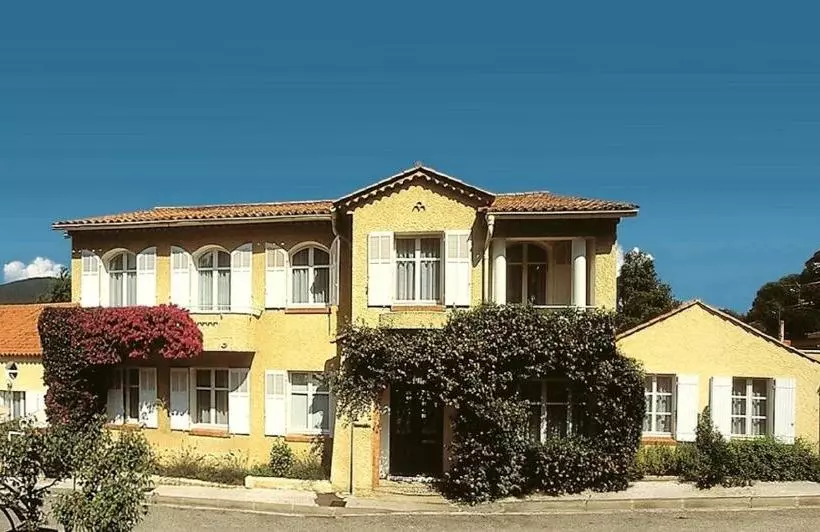 هتل Hôtel Lou Paouvadou