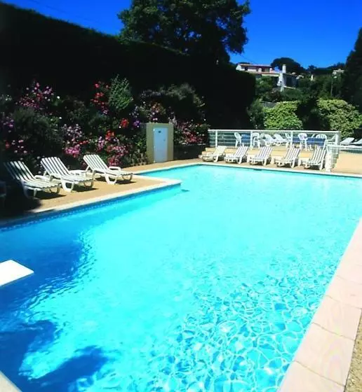 هتل Hôtel Lou Paouvadou