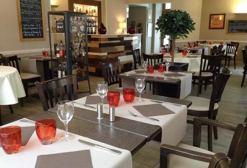 ホテル Hôtel Restaurant De La Place