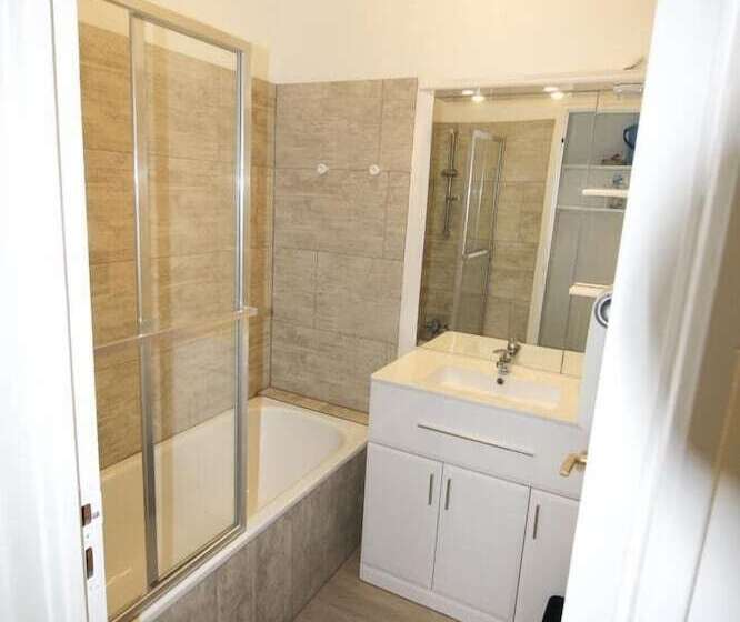 فندق Logis Hôtel & Restaurant Au Clos Paillé Charme & Caractère