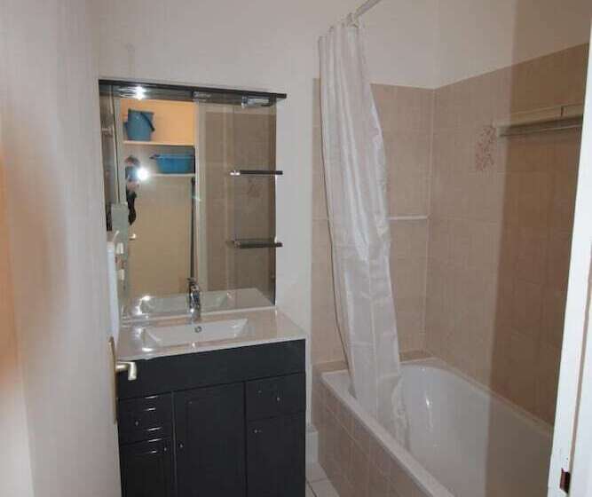 فندق Logis Hôtel & Restaurant Au Clos Paillé Charme & Caractère