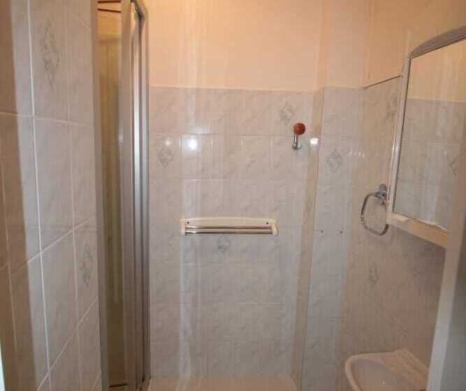 فندق Logis Hôtel & Restaurant Au Clos Paillé Charme & Caractère