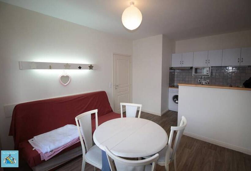 فندق Logis Hôtel & Restaurant Au Clos Paillé Charme & Caractère