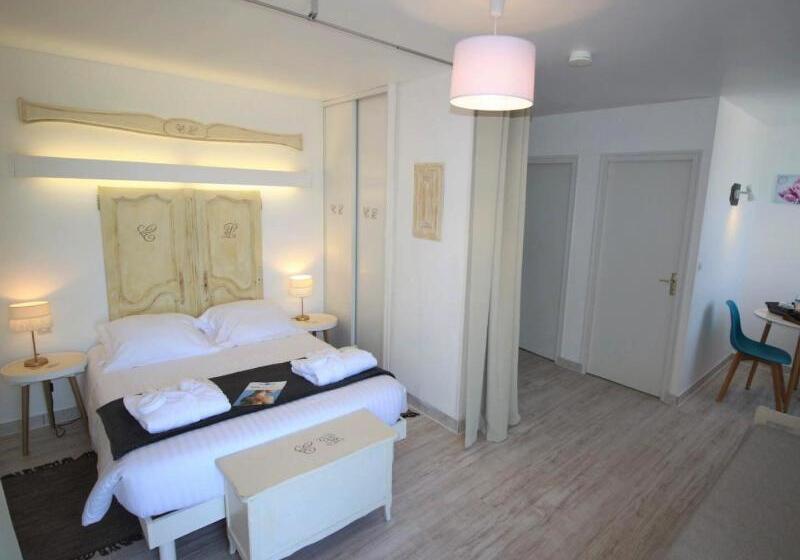 فندق Logis Hôtel & Restaurant Au Clos Paillé Charme & Caractère