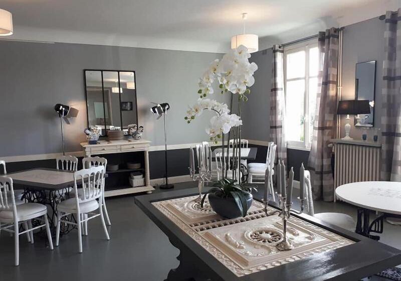 فندق Logis Hôtel & Restaurant Au Clos Paillé Charme & Caractère