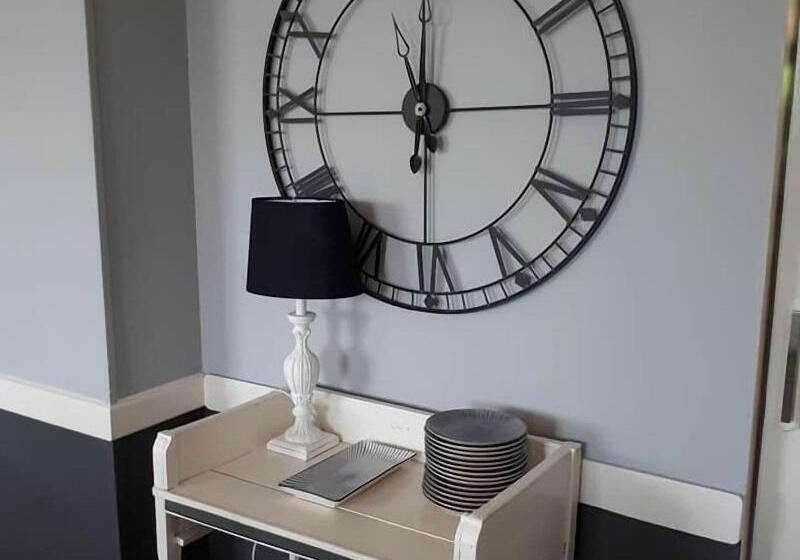 فندق Logis Hôtel & Restaurant Au Clos Paillé Charme & Caractère