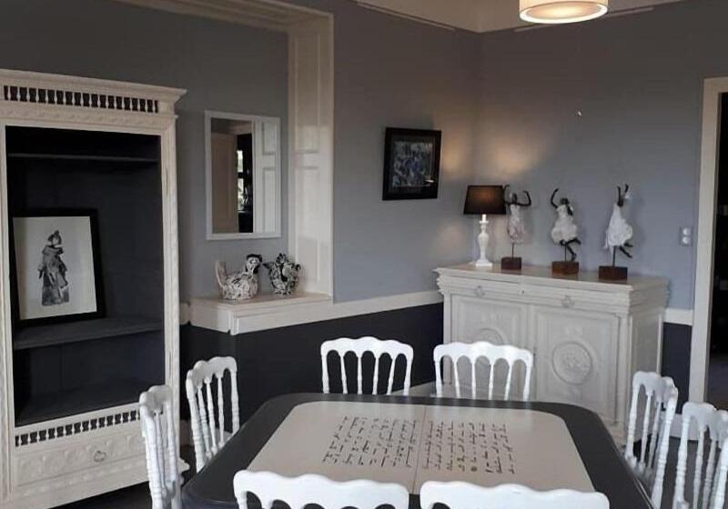 فندق Logis Hôtel & Restaurant Au Clos Paillé Charme & Caractère