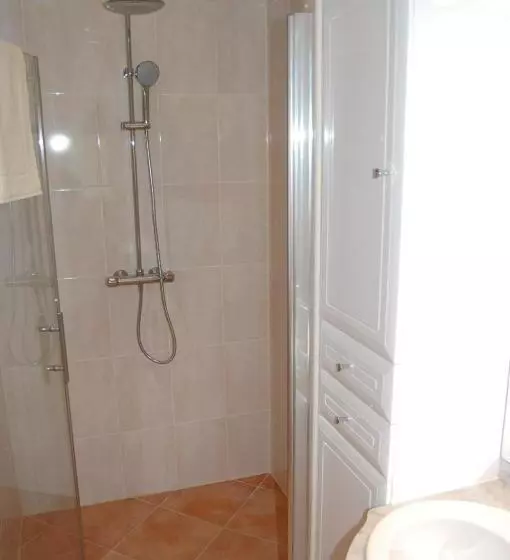 Aamiaismajoitus (B&B) Douce France 82