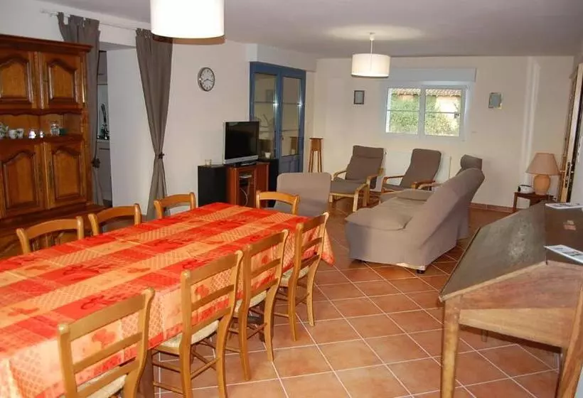 Aamiaismajoitus (B&B) Douce France 82