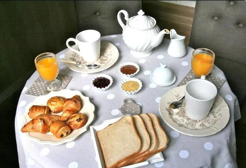 تختخواب و صبحانه Chambre D Hotes La Villa Molina