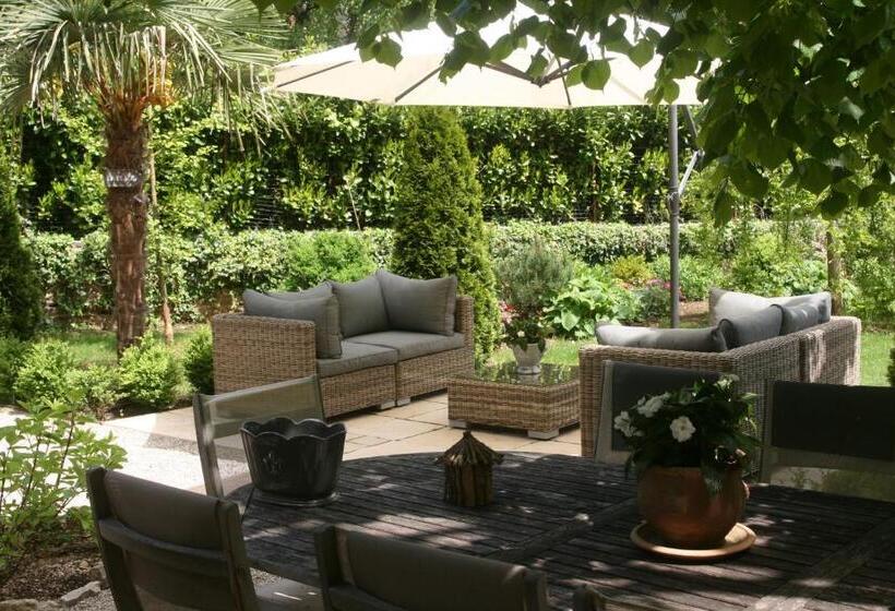 Aamiaismajoitus (B&B) Chambre D Hotes La Villa Molina