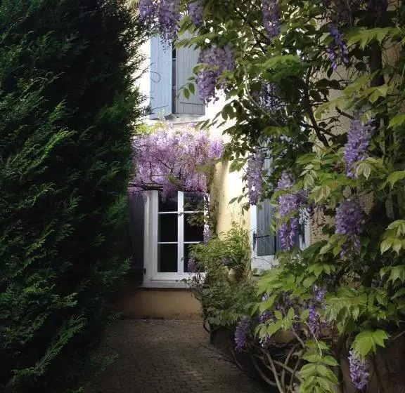 تختخواب و صبحانه Chambre D Hotes La Villa Molina