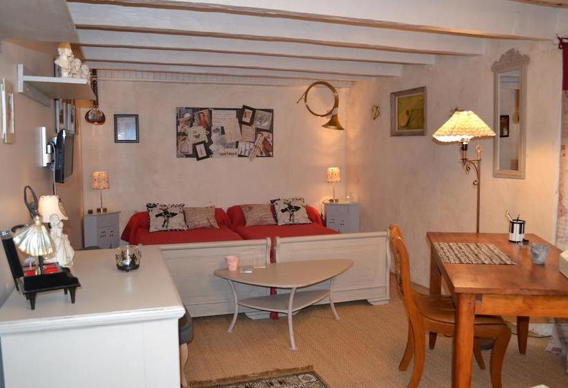 住宿加早餐  Gites De La Riaudaie