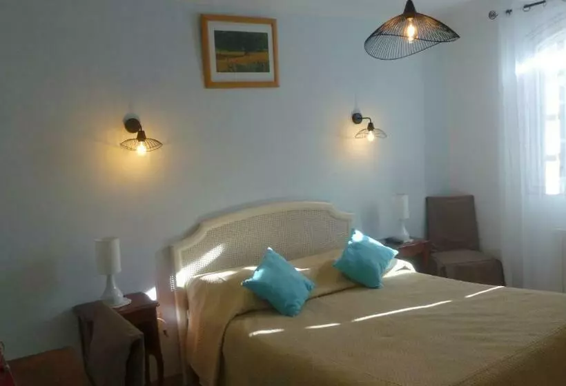 تختخواب و صبحانه Chambre D Hôtes La Pinede