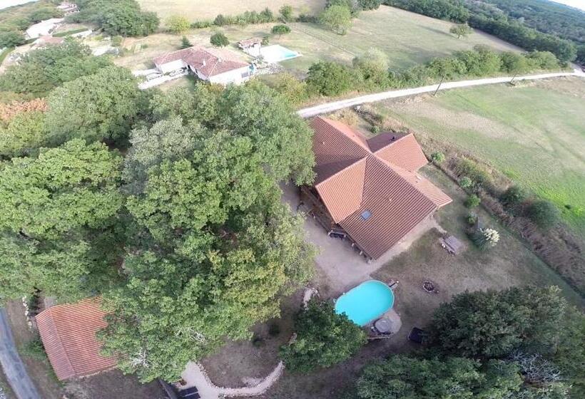 ベッドアンドブレックファースト Chambre D'hôte L'arrivée