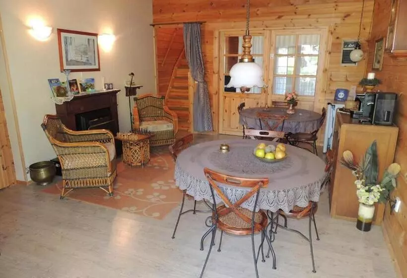 Aamiaismajoitus (B&B) Chambre D'hôte L'arrivée