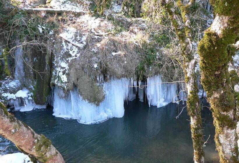 ベッドアンドブレックファースト Chambre D'hôte L'arrivée