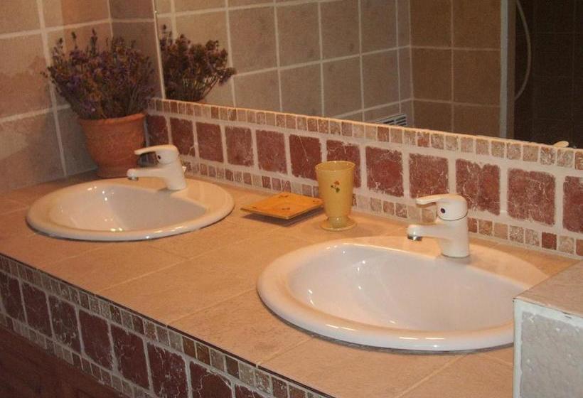 مبيت وإفطار Chambres D'hôtes Saint Vérédème