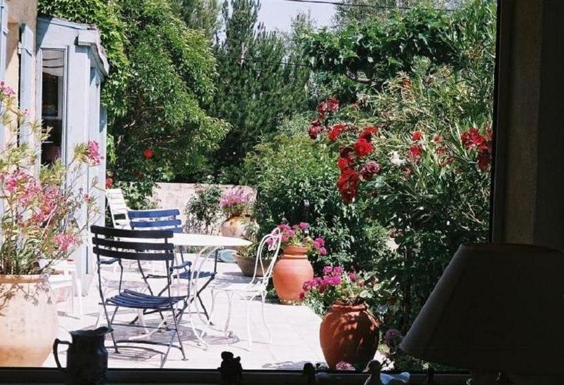 مبيت وإفطار Chambres D'hôtes Saint Vérédème