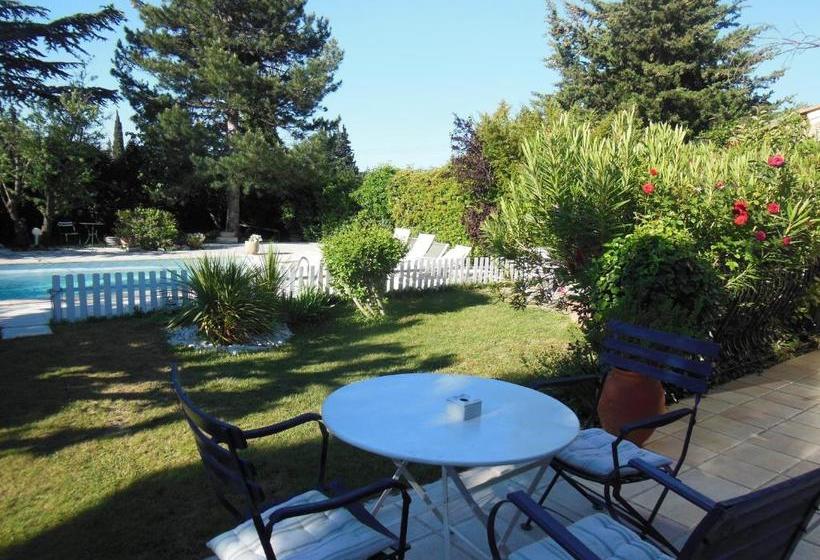 مبيت وإفطار Chambres D'hôtes Saint Vérédème