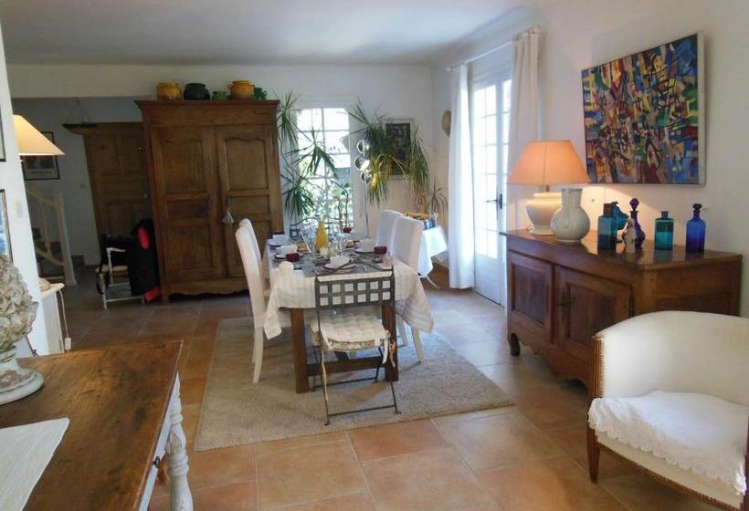 مبيت وإفطار Chambres D'hôtes Saint Vérédème