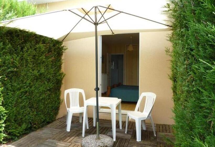 تختخواب و صبحانه Chambres D'hôtes De L'auraine