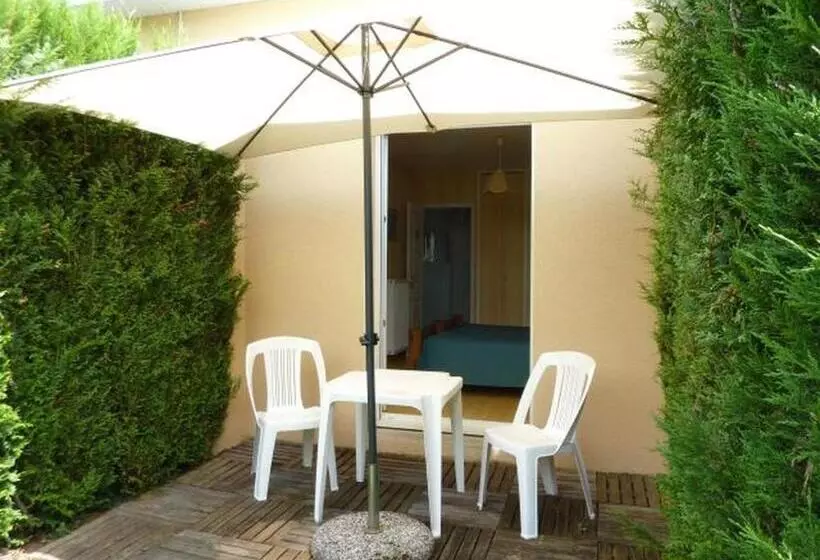 تختخواب و صبحانه Chambres D'hôtes De L'auraine