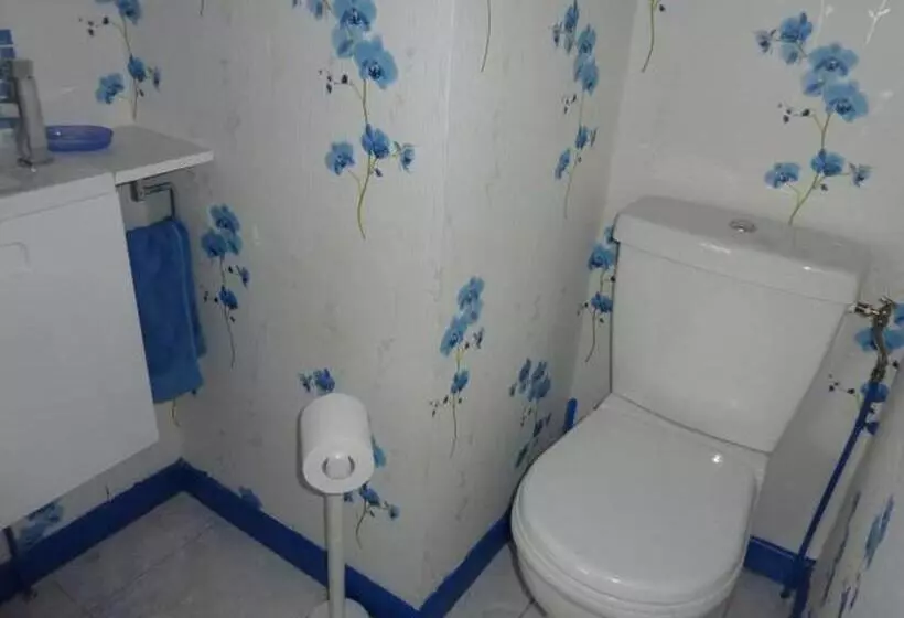 تختخواب و صبحانه Chambres D'hôtes De L'auraine