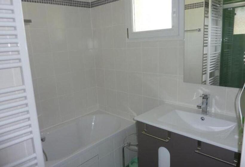 تختخواب و صبحانه Chambres D'hôtes De L'auraine