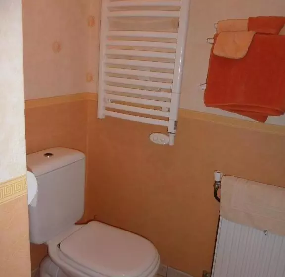 تختخواب و صبحانه Chambres D'hôtes De L'auraine