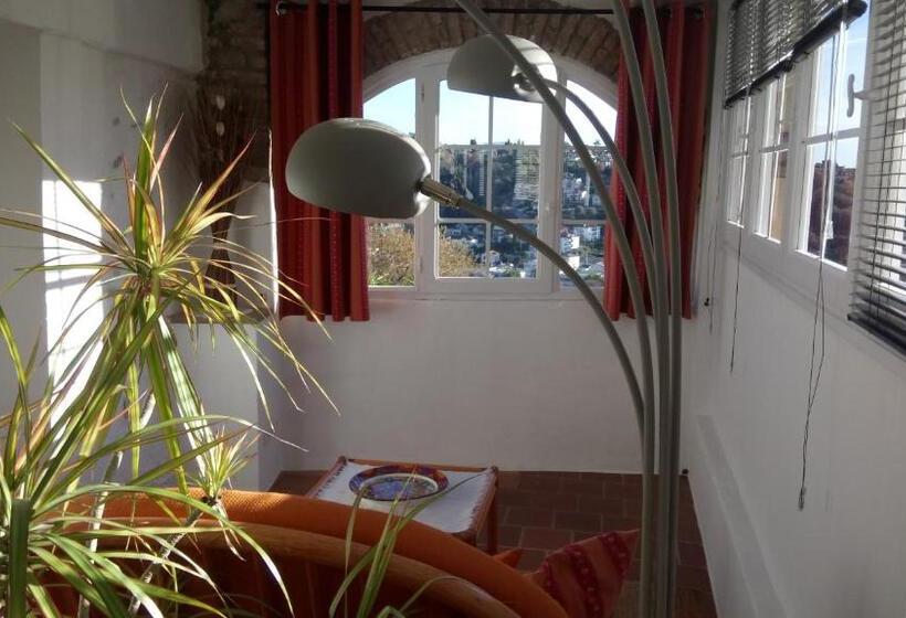 تختخواب و صبحانه Chambres D'hôtes Les Terrasses Du Soleil