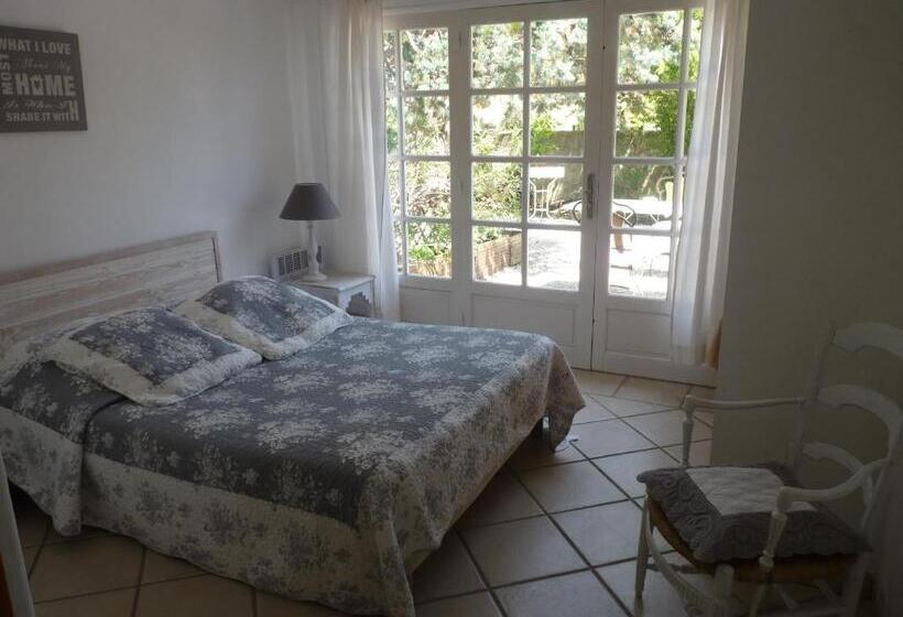 مبيت وإفطار Chambres D'hôtes Saint Vérédème