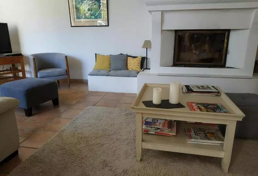 ベッドアンドブレックファースト Chambres D'hôtes Saint Vérédème