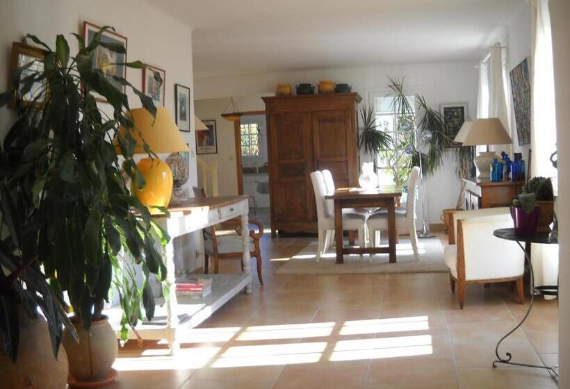 مبيت وإفطار Chambres D'hôtes Saint Vérédème