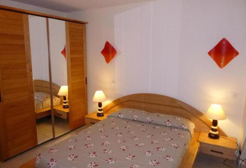 مبيت وإفطار Ferme Auberge Du Bessard