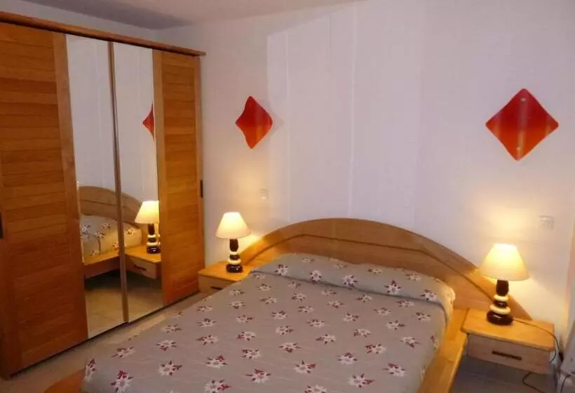 Aamiaismajoitus (B&B) Ferme Auberge Du Bessard
