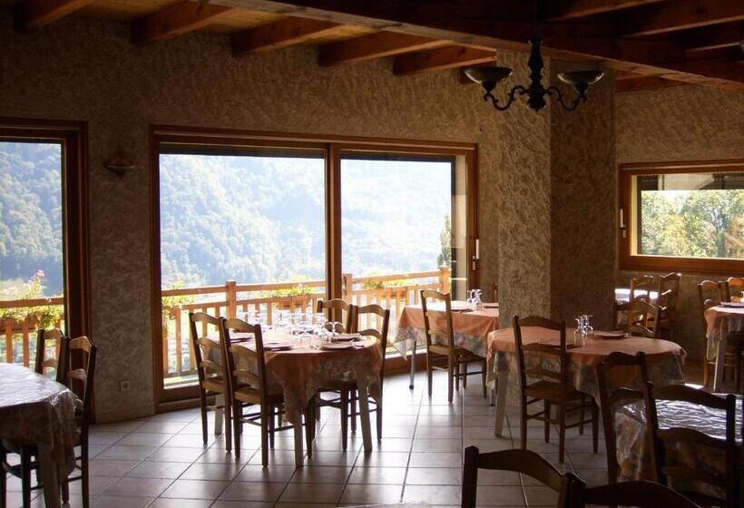 مبيت وإفطار Ferme Auberge Du Bessard