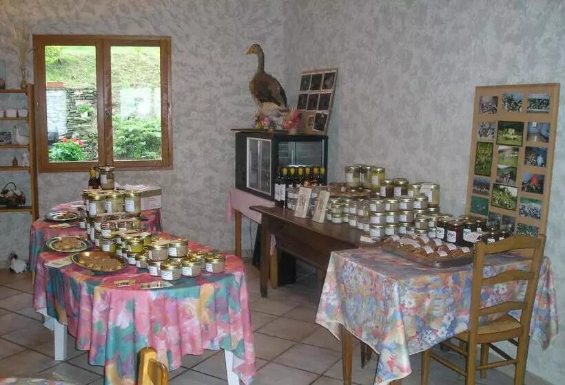 Aamiaismajoitus (B&B) Ferme Auberge Du Bessard
