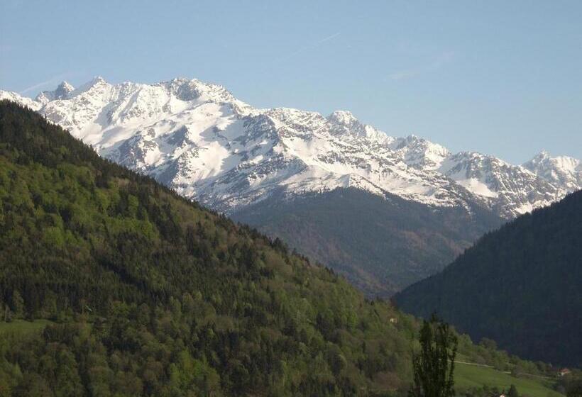 مبيت وإفطار Ferme Auberge Du Bessard