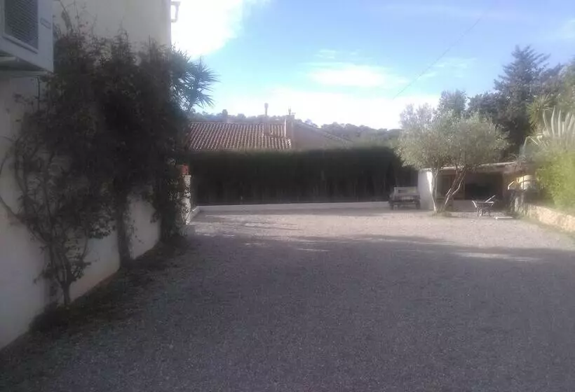Aamiaismajoitus (B&B) La Bastide Des Pins