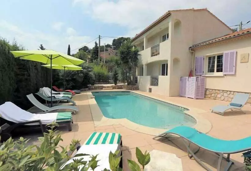 Aamiaismajoitus (B&B) La Bastide Des Pins