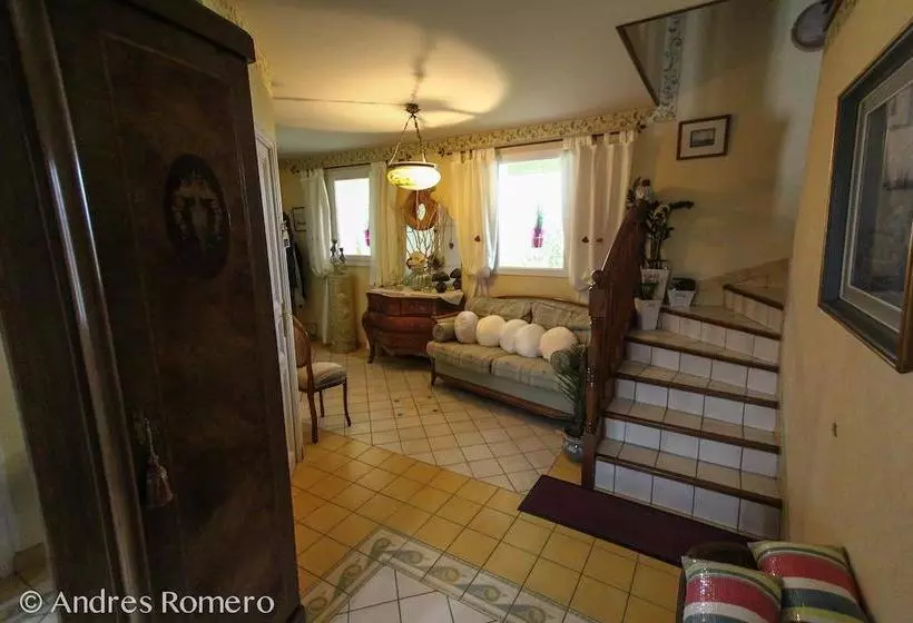 Aamiaismajoitus (B&B) La Grande Menuère